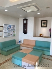 占部胃腸科内科医院の外観/院内の写真
