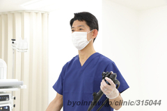 奈良西大寺まつき内科・内視鏡クリニックの松木信之院長先生の写真