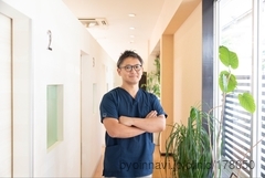 おがた歯科医院の院長先生の写真