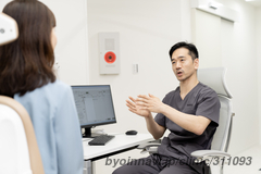 鼻とにおいのクリニック池袋の細矢慶院長先生の写真