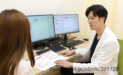 ゆかわ内科クリニックの湯川弘院長先生の写真