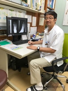 尾崎整形外科医院の鈴木順三院長先生の写真