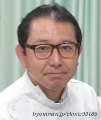 明海耳鼻咽喉科医院の明海国賢院長先生の写真