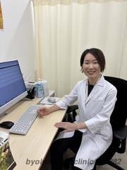 クリニックプラス中野の鳴釜ゆり子院長先生の写真