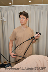 うしじま内視鏡クリニックの牛嶋北斗院長先生の写真
