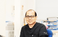 鳴見台山中クリニックの院長先生の写真