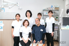 たかたに歯科の院長先生の写真