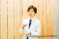 峯崎内科クリニックの峯崎智久院長先生の写真