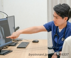 北綾瀬内科の中摩健二院長先生の写真