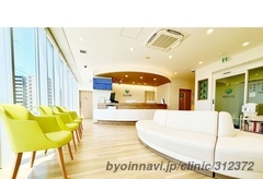 おとなとこどもの泌尿器科 ふくいクリニックの外観/院内の写真