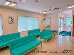 i上鶴間ファミリークリニックの外観/院内の写真