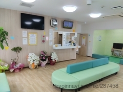 つきだてこどもクリニックの外観/院内の写真