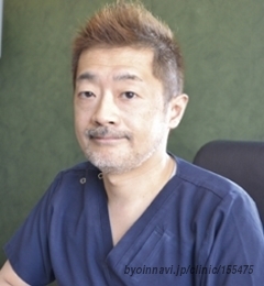 とし歯科クリニックの院長先生の写真