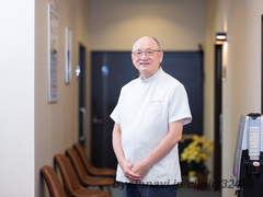 小川脳神経外科の院長先生の写真