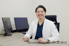 東京ロータスクリニックの吉田剛大院長先生の写真