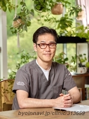 中神クリニックの院長先生の写真