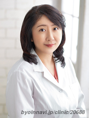 横浜西口菅原皮膚科の三上万理子院長先生の写真