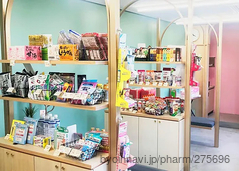 きららみらい薬局 阪急富田店の外観/施設内の写真