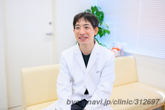 クリニックプラス池尻大橋の佐藤順一朗院長先生の写真