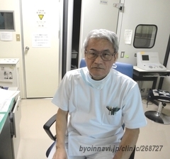 山﨑耳鼻咽喉科クリニックの山﨑芳文院長先生の写真