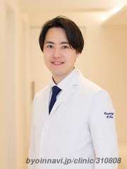 クリニックプラス西船橋の長谷啓院長先生の写真