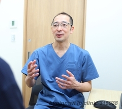 北松戸駅前おなかと内科・内視鏡クリニックの槇田智生院長先生の写真