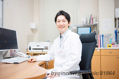 大久保クリニックの中村謙太院長先生の写真