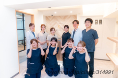 &DENTAL谷町4丁目歯科・矯正歯科の古谷颯大院長先生の写真