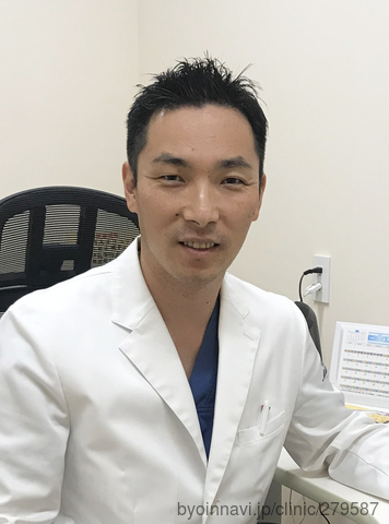 仙川ひろクリニックの鈴木博史院長先生の写真