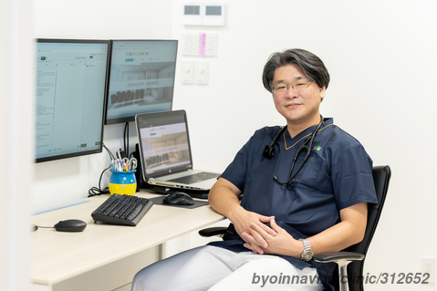 東幸クリニック 内科・外科の森本悠太院長先生の写真