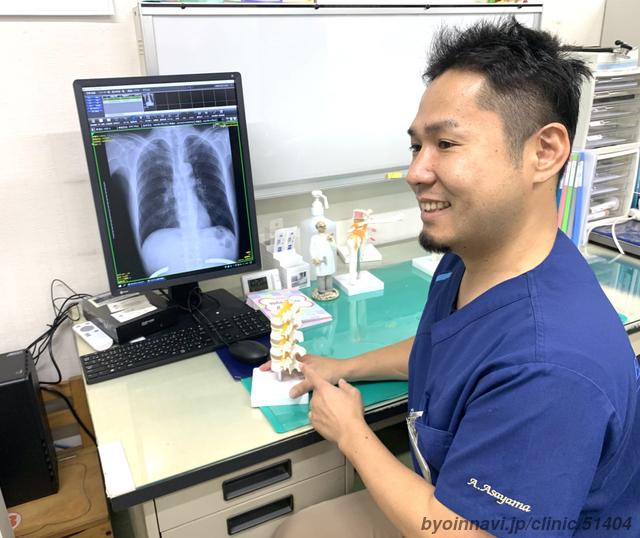 朝山医院の朝山修造院長先生の写真