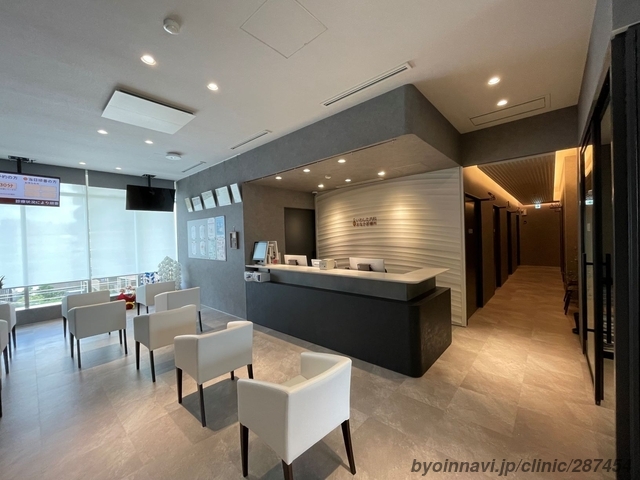 いわした内科おなか診療所の外観/院内の写真