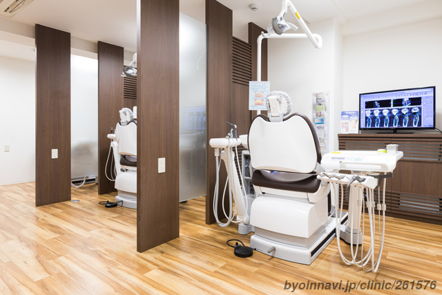 小泉デンタルクリニックの外観/院内の写真