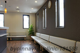 やの医院の外観/院内の写真