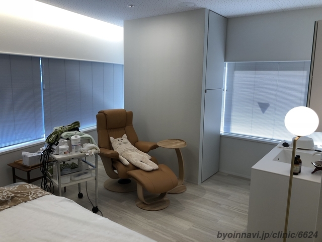 ひとしデンタルクリニックの外観/院内の写真