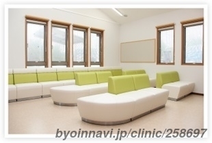 とみざわ腎泌尿器科の外観/院内の写真