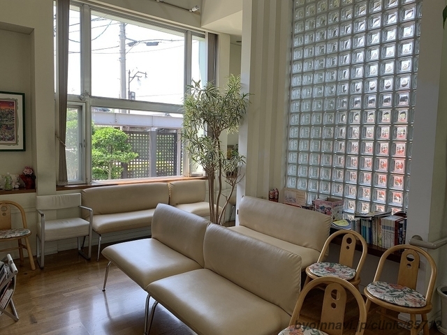 岸内科の外観/院内の写真