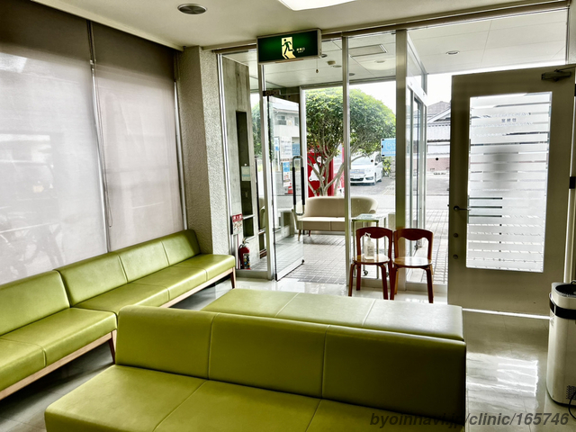 かしもと内科・胃と腸の内視鏡クリニック松山の外観/院内の写真