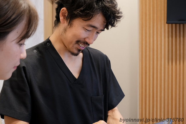 ファミリークリニック湘南の村田宇謙院長先生の写真