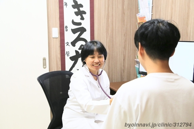 湊川ファミリークリニックの馬艶(まえん)院長先生の写真