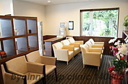 目達原歯科医院の外観/院内の写真