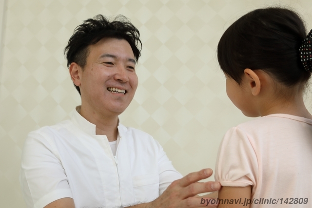 室川ファミリー歯科の喜屋武望院長先生の写真