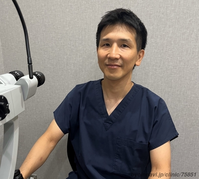 円山鈴木眼科の鈴木智浩院長先生の写真