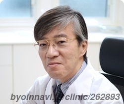 こじま内科クリニックの理事長:小島眞樹院長先生の写真