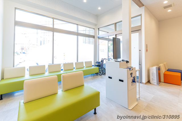 大津京ファミリー整形外科の外観/院内の写真