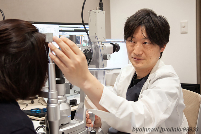 上原眼科医院の上原浩嗣院長先生の写真
